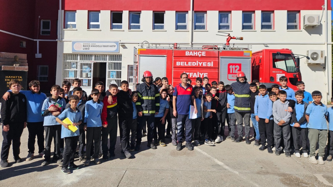 Bahçe Belediyesi İtfaiye Ekiplerinden Öğrencilerimize Yangın Eğitimi